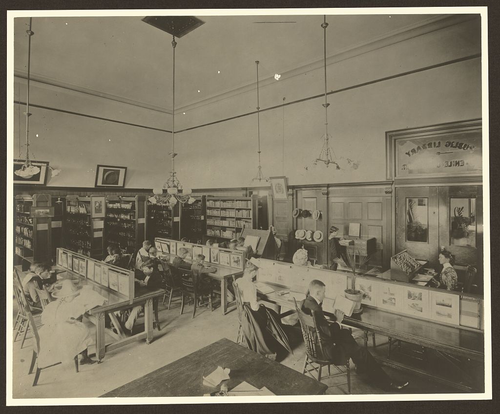 [Los Angeles Public Library at Los Angeles City Hall]