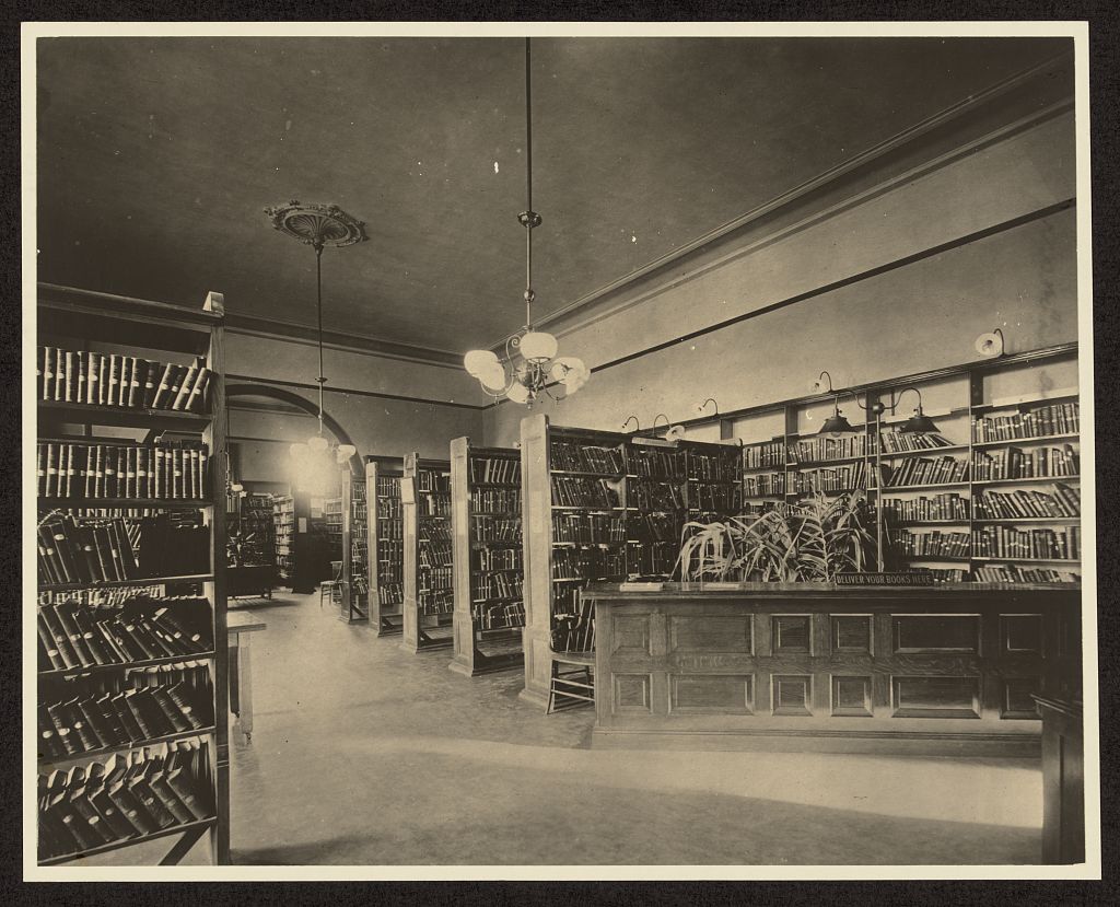 [Los Angeles Public Library at  Los Angeles City Hall]