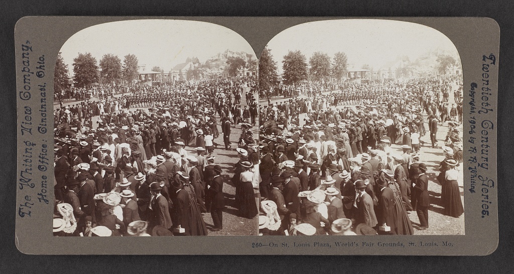 On St. Louis Plaza, World's Fair grounds, St. Louis, Mo.